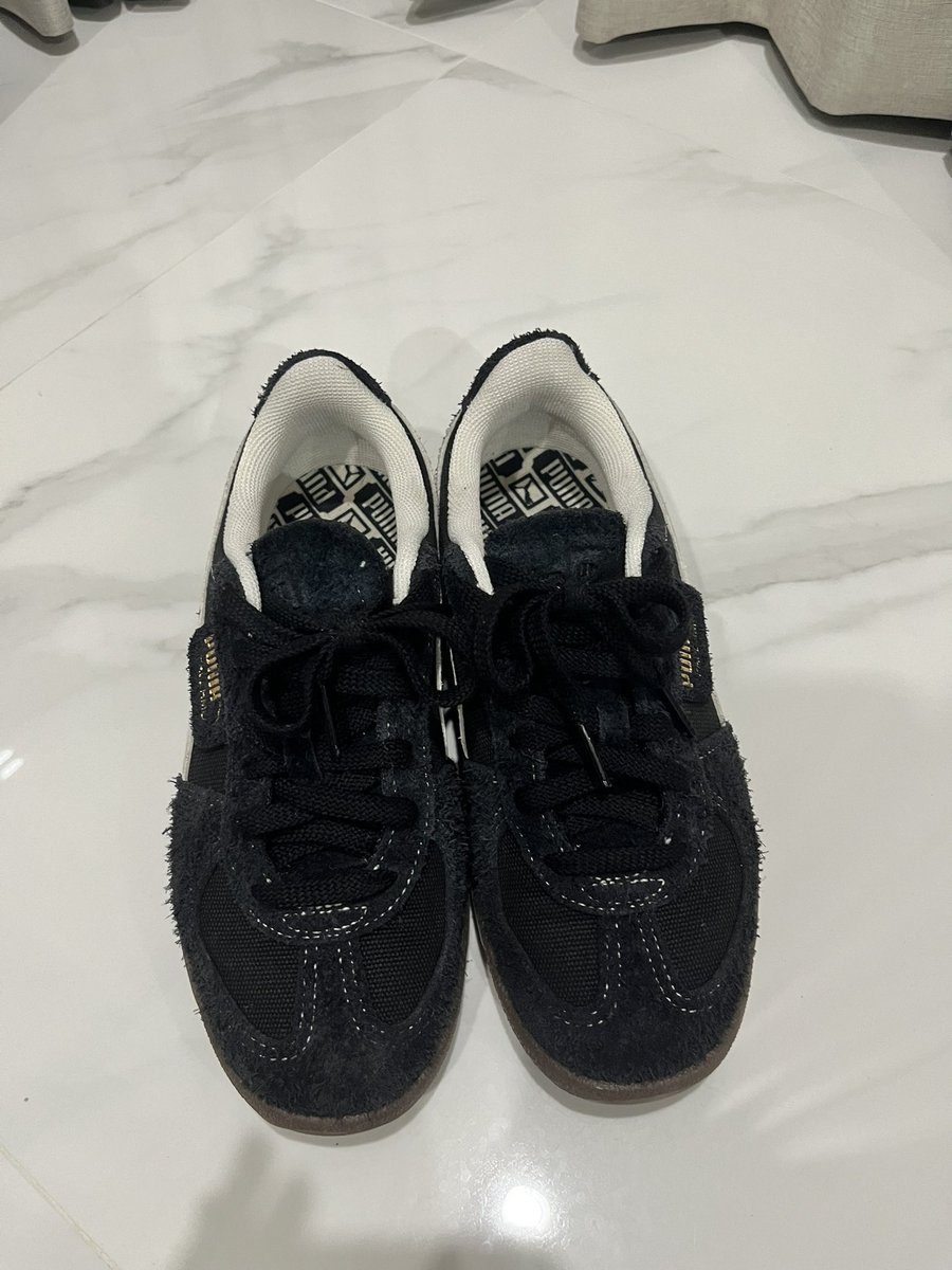 bebbooo_'s tweet photo. ส่งต่อ
รองเท้า puma palermo 
สีดำ vintage black ด้ายขาว สวยมากๆค่า
Size 38.5 (24.5ซม.)
• 1790฿ รวมส่ง 
❗️ ไม่มีกล่องนะคะ พอดีทิ้งไปแล้วค่ะ🥹
< ซื้อช่วงปลายปีที่แล้วค่า ใส่ไม่บ่อยค่ะ รู้สึกไม่เข้ากับตัวเอง🥹🥹>

#รองเท้ามือสอง #รองเท้าผ้าใบ #รองเท้าpuma #pumapalermo #ส่งต่อpuma https://t.co/22XyxAh43a