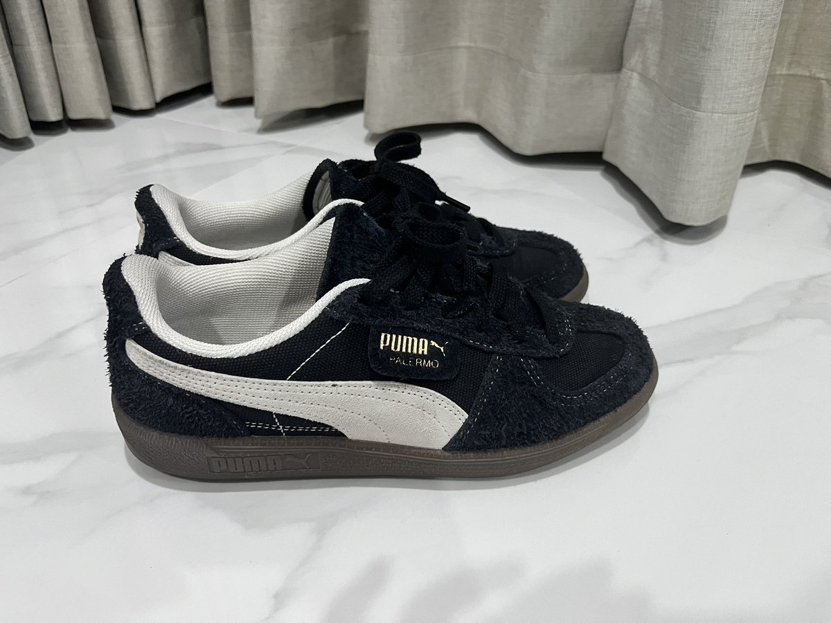 bebbooo_'s tweet photo. ส่งต่อ
รองเท้า puma palermo 
สีดำ vintage black ด้ายขาว สวยมากๆค่า
Size 38.5 (24.5ซม.)
• 1790฿ รวมส่ง 
❗️ ไม่มีกล่องนะคะ พอดีทิ้งไปแล้วค่ะ🥹
< ซื้อช่วงปลายปีที่แล้วค่า ใส่ไม่บ่อยค่ะ รู้สึกไม่เข้ากับตัวเอง🥹🥹>

#รองเท้ามือสอง #รองเท้าผ้าใบ #รองเท้าpuma #pumapalermo #ส่งต่อpuma https://t.co/22XyxAh43a