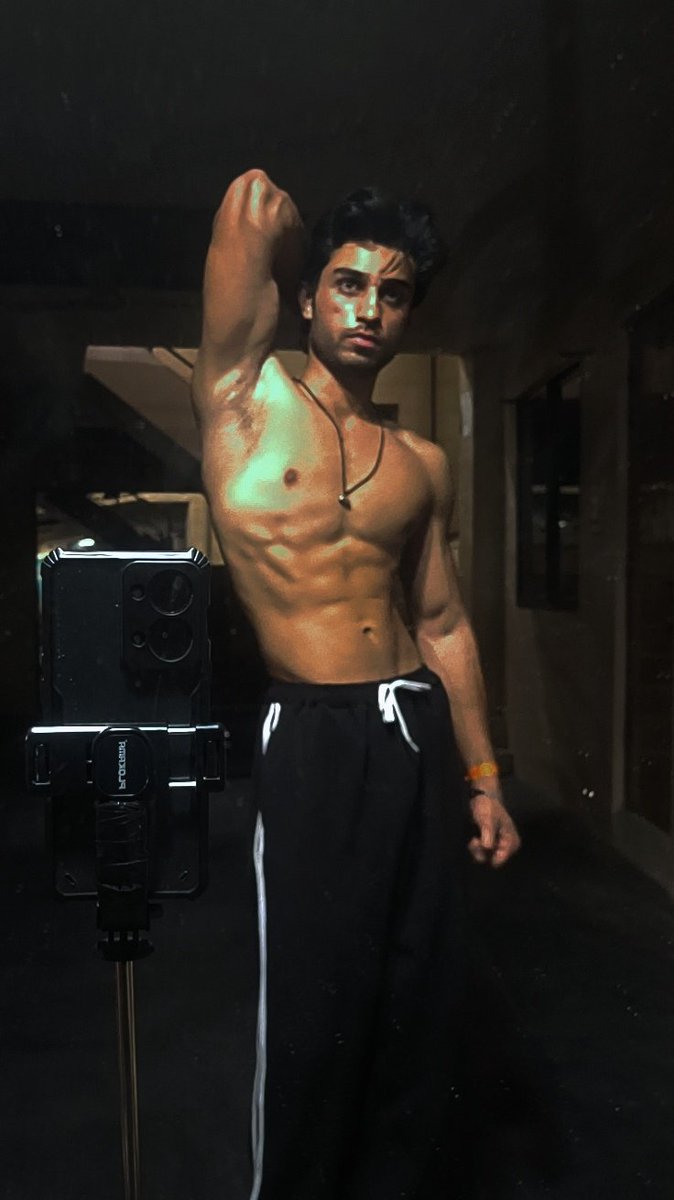 ayurallyy's tweet photo. Build Muscle With Ayurveda 💪🏻

( Not your typical gym bro advice.
Read this if you want to grow muscle, and align fitness with your body type ) https://t.co/O75DXt3LGz