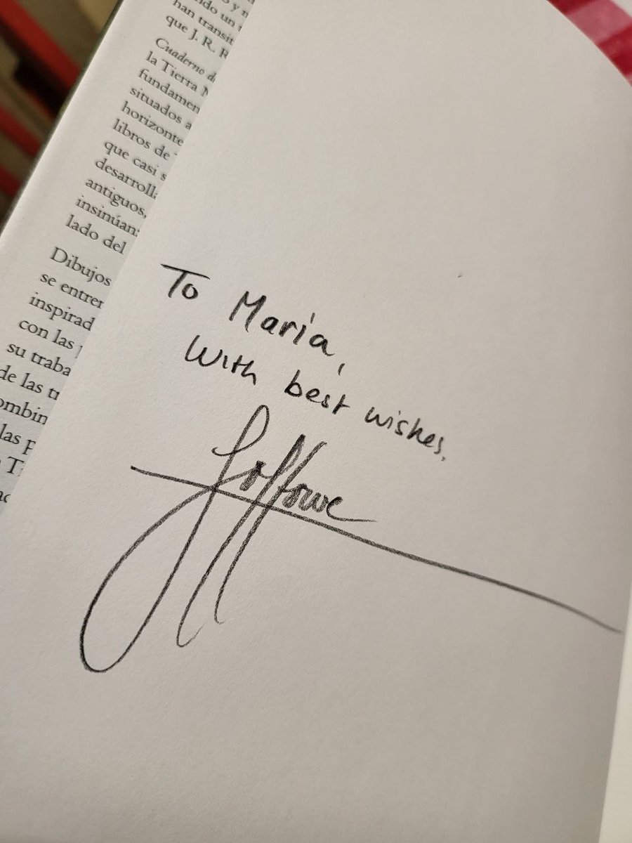 MariaSender's tweet photo. No estuvo mal.
Hacía años que no iba por allí.
Ahora necesito dormir todo el día, pero valió la pena, sólo por poder saludar en persona a este genio.
#comicbarcelona #salodelcomic #ficomic #johnhowe #Barcelona #salodelcomicbarcelona https://t.co/iGW8ffuc4s