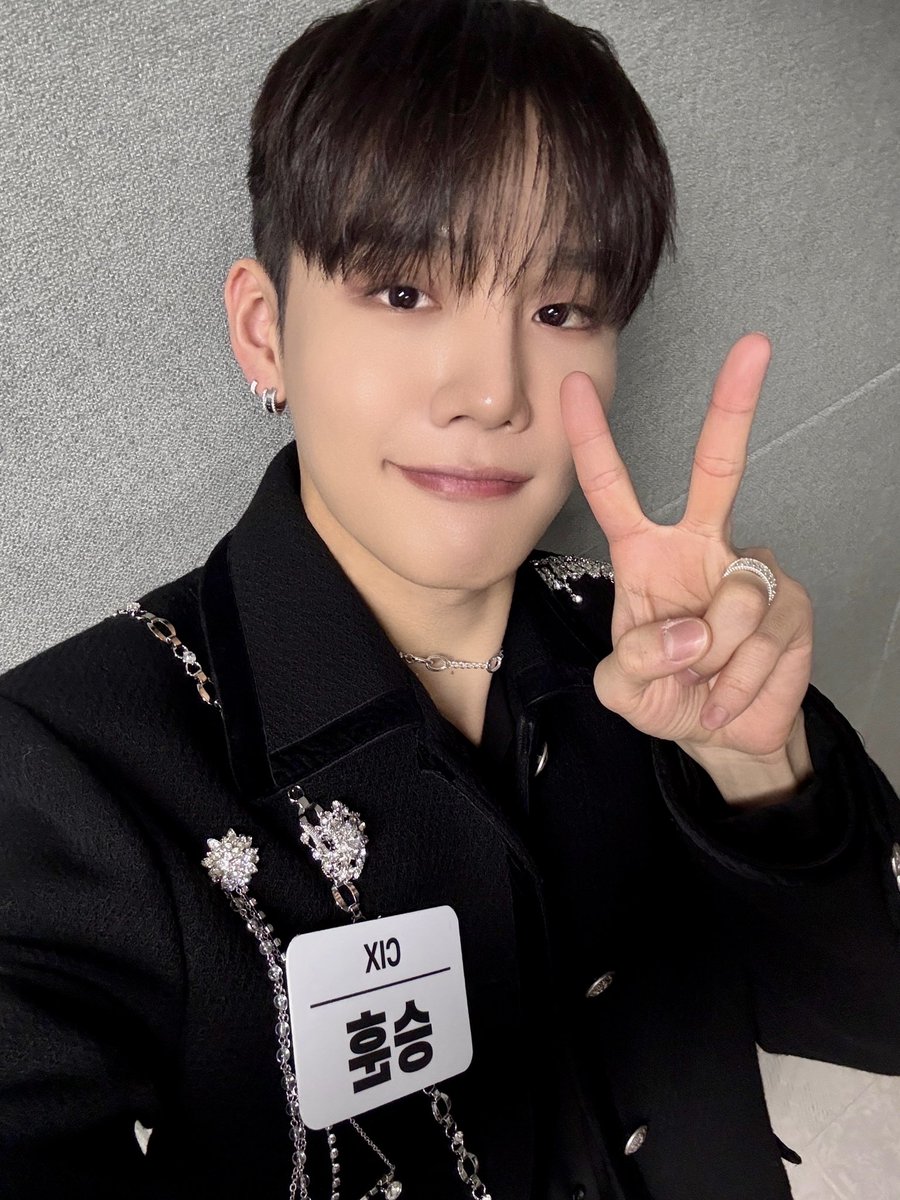 아육대 날쌘돌💨 승훈⚽️
앞으로도 많관부🩵

#CIX #씨아이엑스 #승훈 #뭉쳐야찬다4