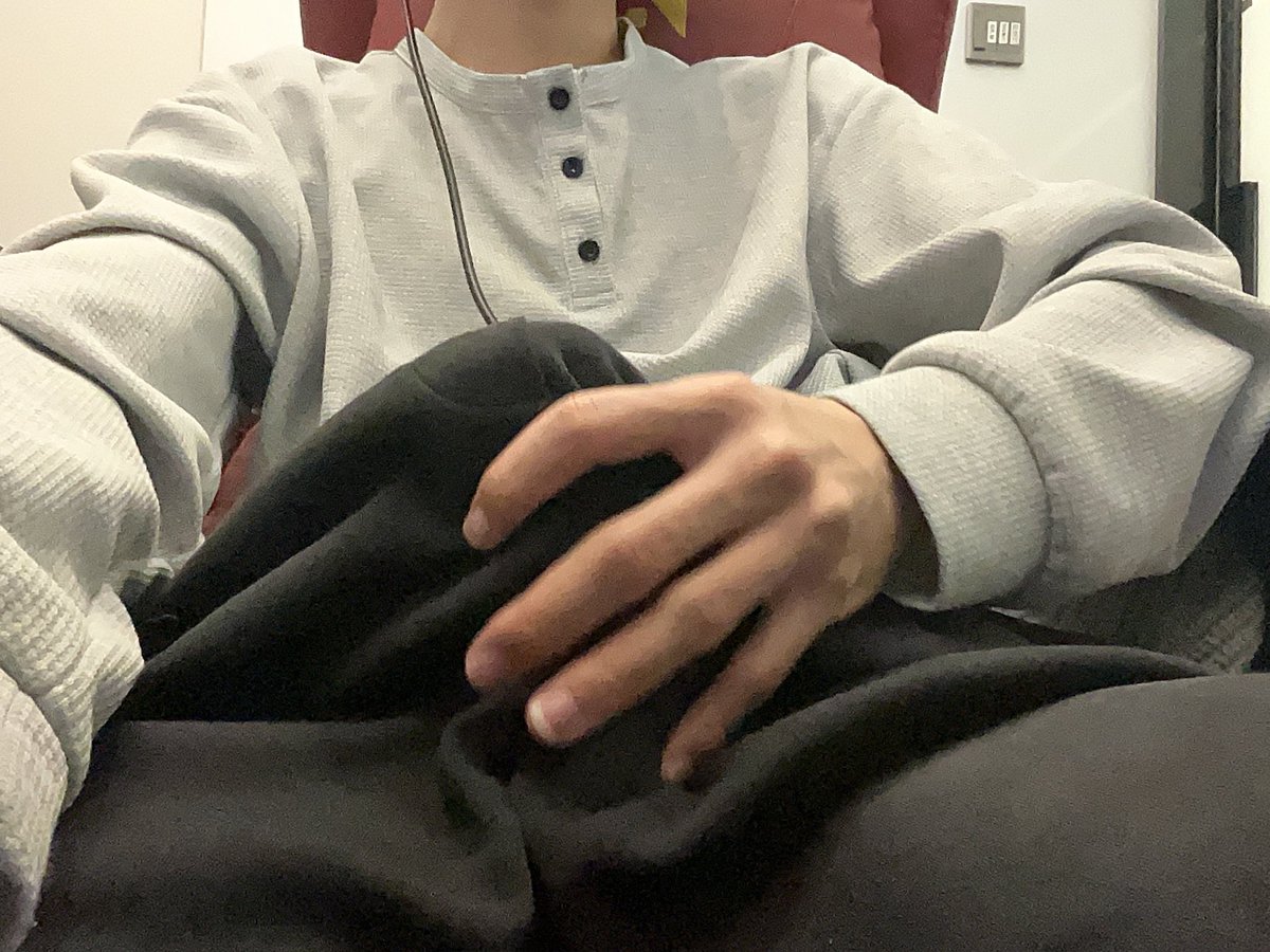 有互艹的吗，实在不行，骚点就行。
#想舌吻了