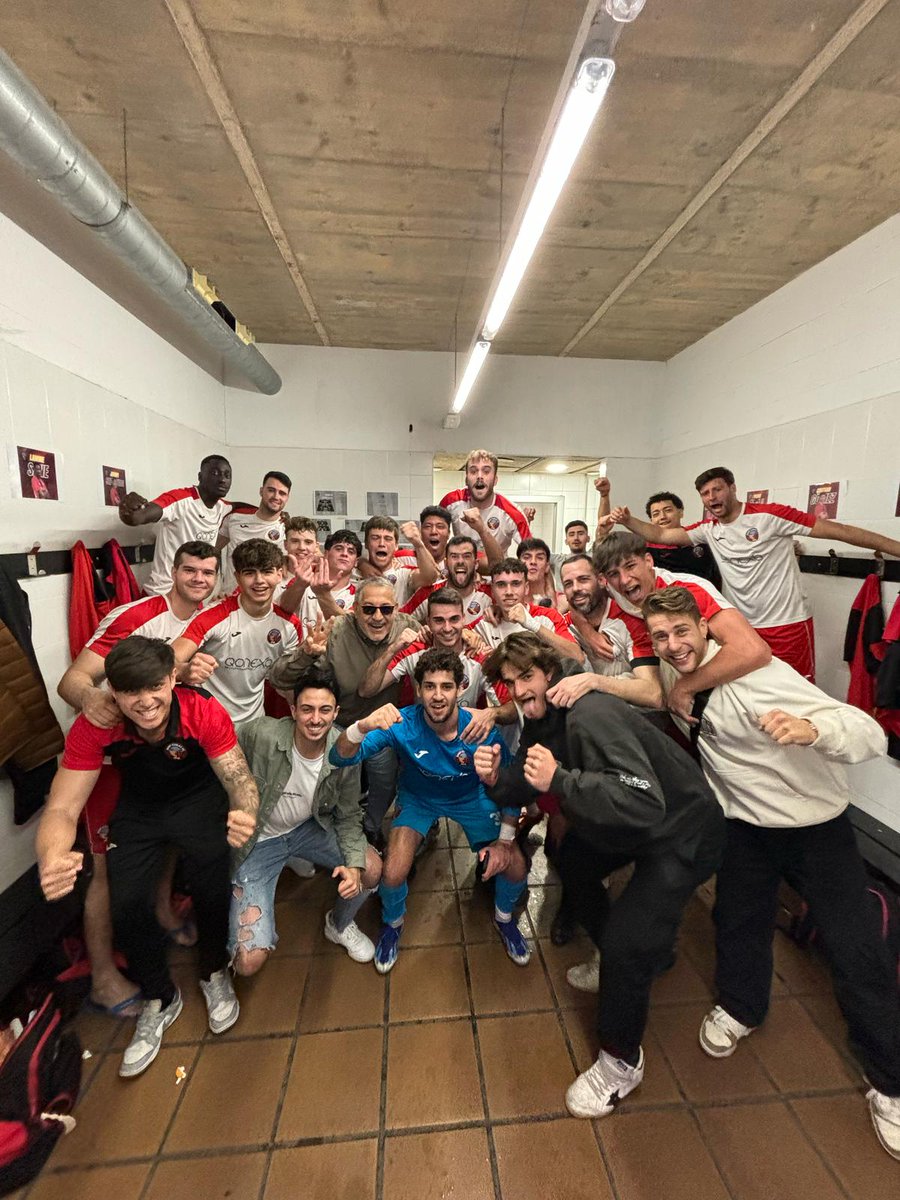 SantCugatFC's tweet photo. PARTIT |🏁Final del partit del Primer Equip Masculí! 🚍🥳

@FClubSantboia 0 🆚 2 Sant Cugat FC

⚽️ Lamine (62')
⚽️ Saúl (83')

Tres punts d'or en un partit molt disputat! Somiarem fins al final! ⚔️🔝

Seguim, Santcu! ❤️🖤

🤝 @Qonexa_es

#SomVermelliNegres #SomelSantCugat https://t.co/WmB52z65vl