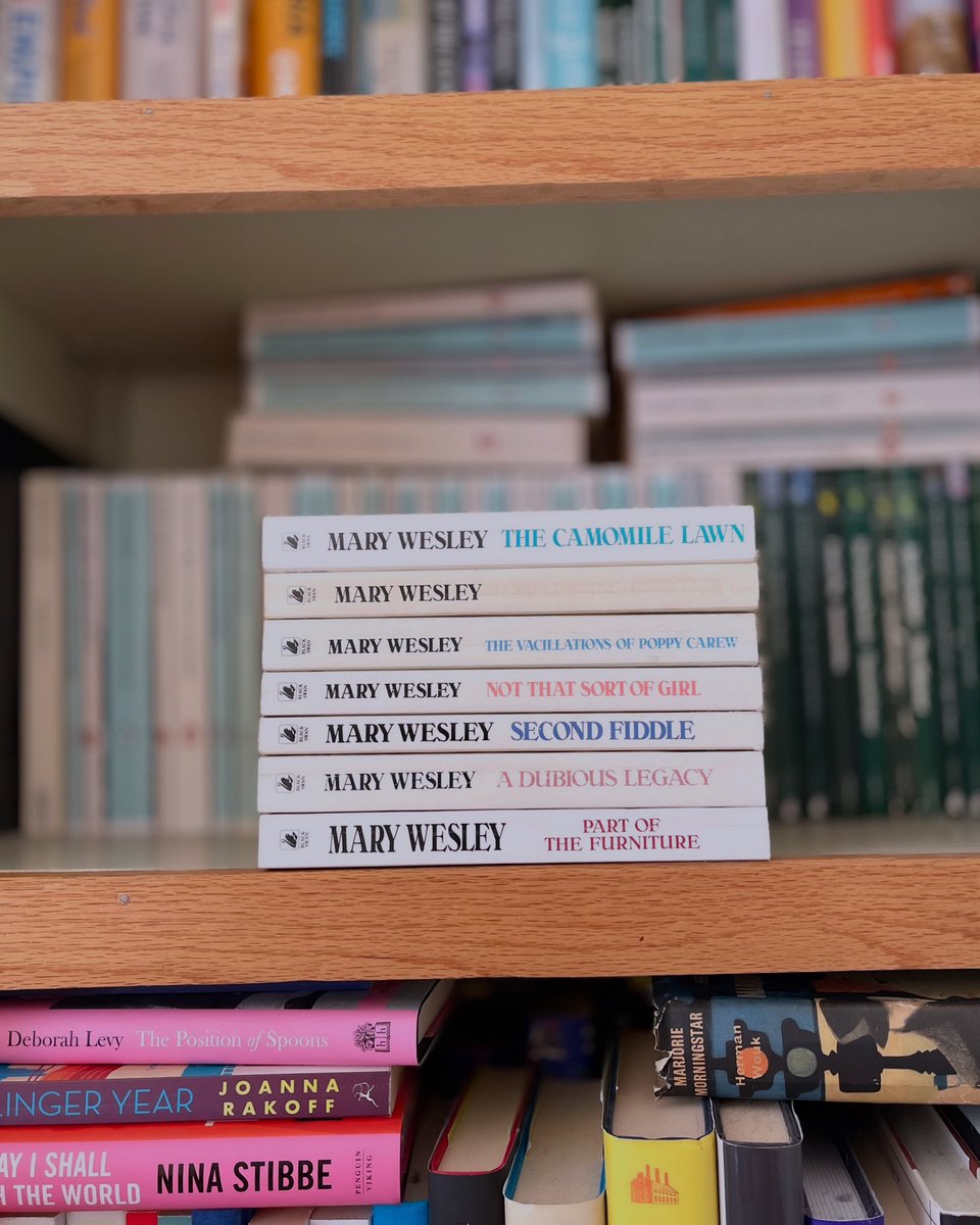 yearsofreading's tweet photo. I think I have decided on my Summer Reading thanks to #ChapterTwoBookshop
I wanted to read a female author whose novels were new to me, and had a backlist. I read #TheCamomileLawn a long time ago, so am looking forward to reading Mary’s other novels.
Have you read any of them? https://t.co/N3ubrwkQZ5
