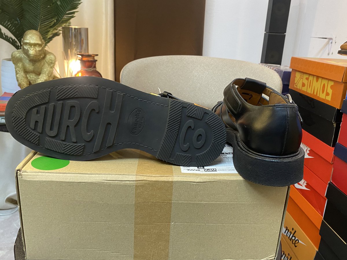 LEGIT_SSNEAKERS's tweet photo. CHURCH’s “MARY JANE” SHOES
SIZE - EU 43
PRICE - GHC 21,500🔥 https://t.co/Yf1uKrAyez
