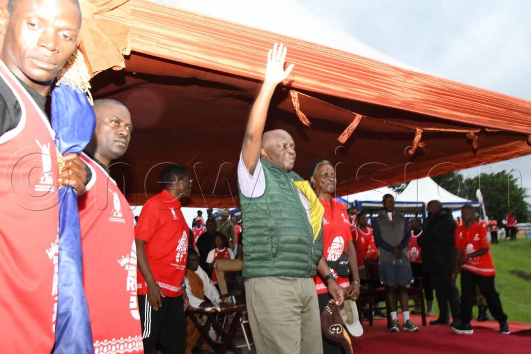The Butemba constituency MP Binji Patrick Nyanzi has called upon the kabaka subjects to be firm and bold in the fight against the spread of HIV/AIDS.
He made these remarks at Kyenda playgrounds in Butemba Sub-county Kyankwanzi District. 1/2

#KabalegafmUpdates