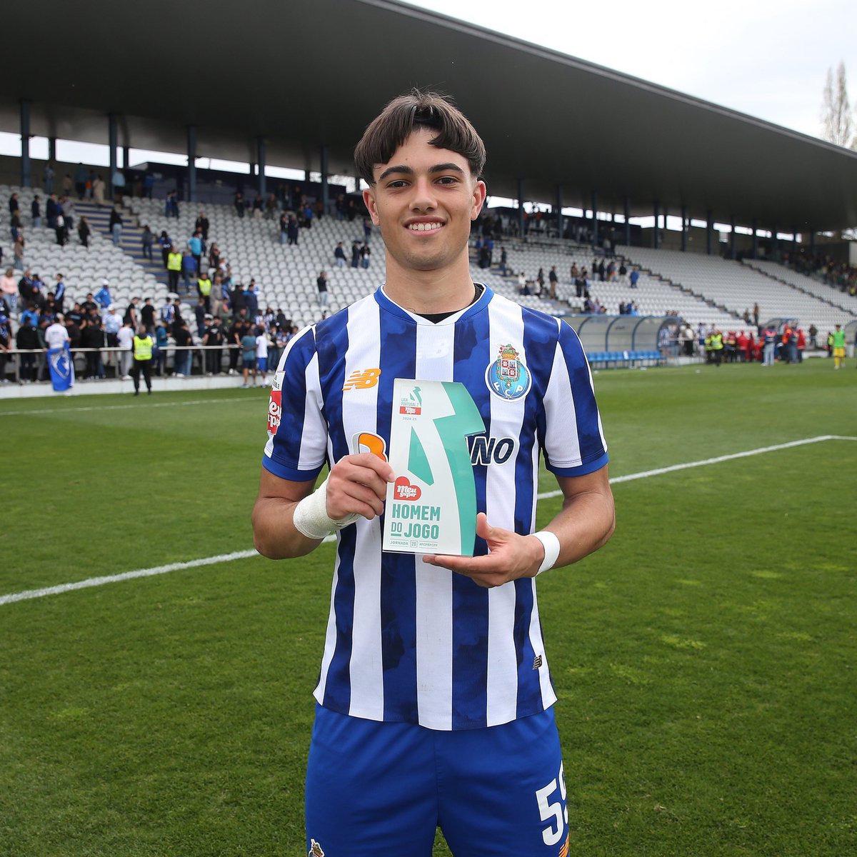 💪⚽️ Tiago Andrade foi o MVP da vitória do #FCPortoB 🐉