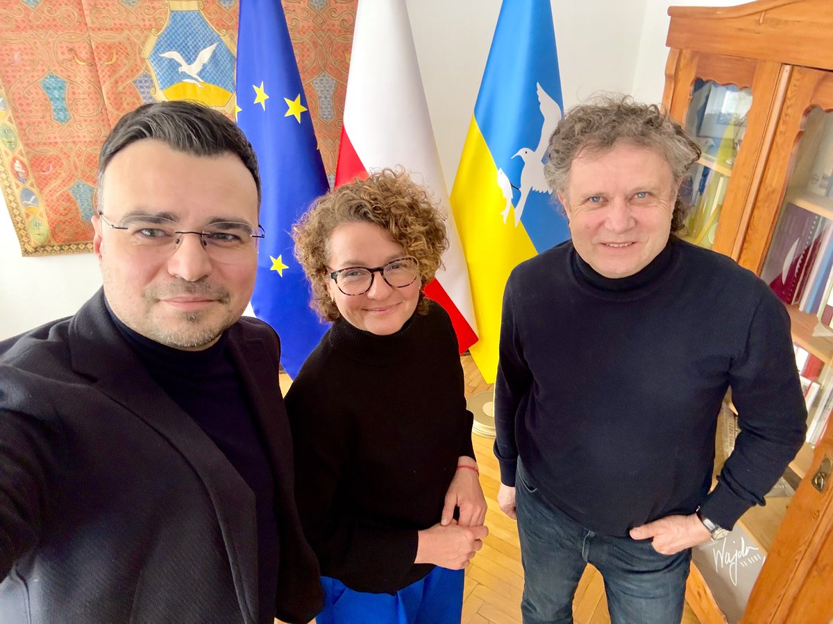 Magdalena Czarzyńska-Jachim (@jachimmagdalena) on Twitter photo O kulturze, Sopocie, naszych planach, przy niedzielnej kawie w ministerialnym gronie 🙂 z <a href="/PoselWrobel/">Maciej Wróbel</a> oraz <a href="/KarnowskiSopot/">Jacek K. Karnowski</a> O kulturze, Sopocie, naszych planach, przy niedzielnej kawie w ministerialnym gronie 🙂 z <a href="/PoselWrobel/">Maciej Wróbel</a> oraz <a href="/KarnowskiSopot/">Jacek K. Karnowski</a>