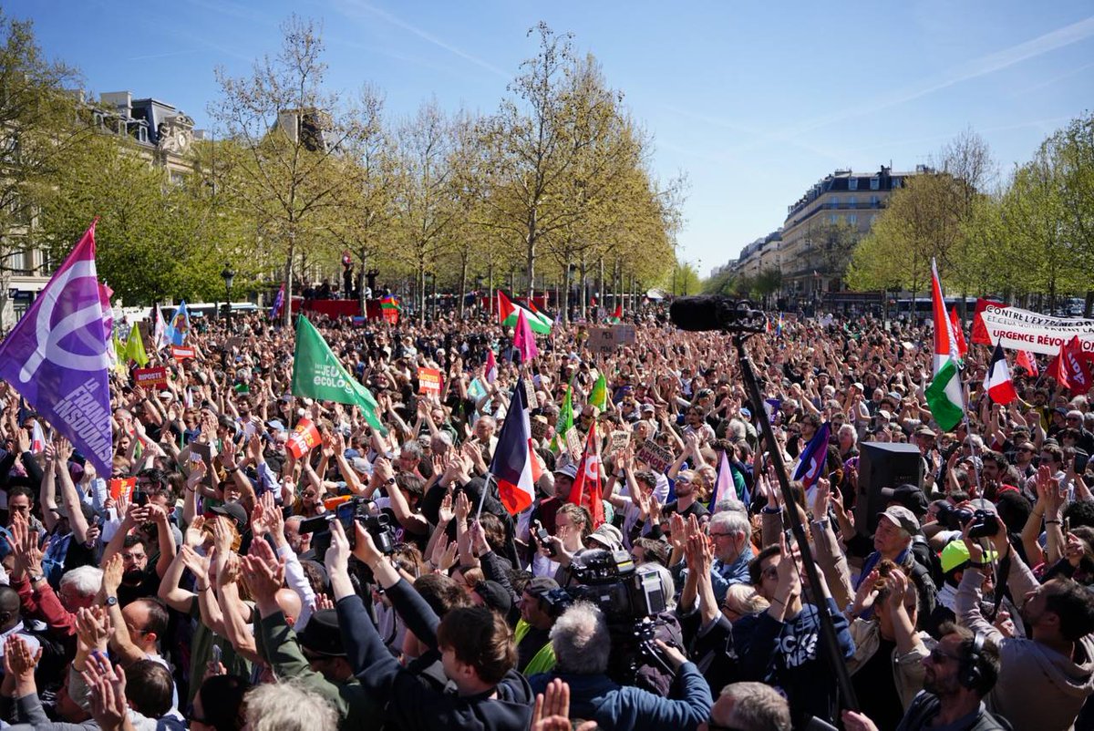Jean-Luc Mélenchon tweet media