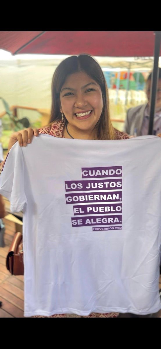 LLAenPBA's tweet photo. Junto a @_RamonVera y @AndreaFVera_, más de 500 líderes, pastores y diáconos de Iglesias Cristianas Evangélicas compartieron una mañana de reflexión y encuentro, donde manifestaron el apoyo a la gestión y administración del Gobierno del Presidente @JMilei. 

La actividad contó con el respaldo al presidente de La Libertad Avanza en la provincia de Buenos Aires @SPareja_, quien a su vez expresó su apoyo a este valioso espacio de fe y compromiso.

La batalla cultural tiene guardianes de fe en la provincia de Buenos Aires. VLLC! 🦁💪🏽