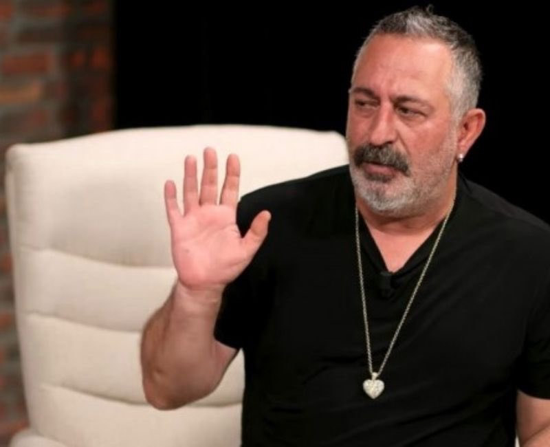 Cem Yılmaz, X hesabını kapattı.