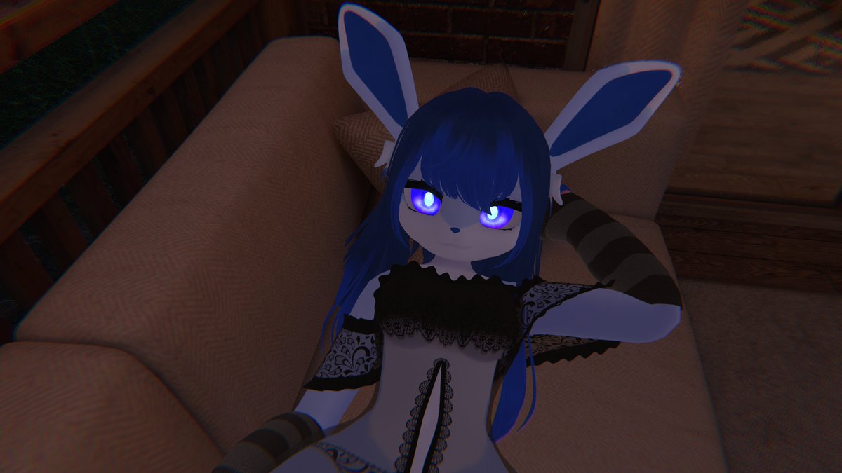 ¡Feliz dominguito! ¿Qué tal lleváis el finde? ¡Yo ayer salí con <a href="/asumi95/">Asumi 🎮</a> y <a href="/JaviC1892/">(SLMC) Gallius</a> a comer y a tomar algo y lo pasé fenomenal! Hoy toca estar de chill uwu
---
#VRChat #Furry #VTuber