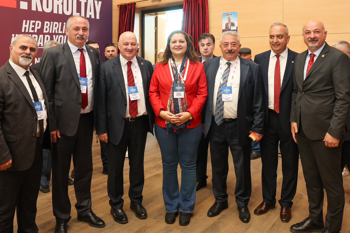 Cumhuriyet Halk Partimizin 21. Olağanüstü Kurultayı'na katıldık.
'İrade Milletindir' sloganıyla gerçekleştirilen kurultayda yeniden seçilen Genel Başkanımız Özgür Özel'i tebrik ediyorum.