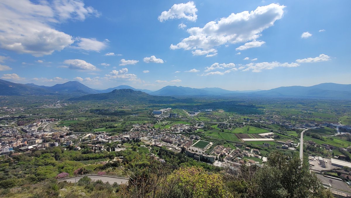 Not all battlefield tours are the same. Our clients keep returning to us for more innovative, friendly and balanced trips. It doesn't have to be the same old coach trip.  #HamCheeseorPate 
We use 4x4 where needed, walking options, boat trips and much more to see the battlefields