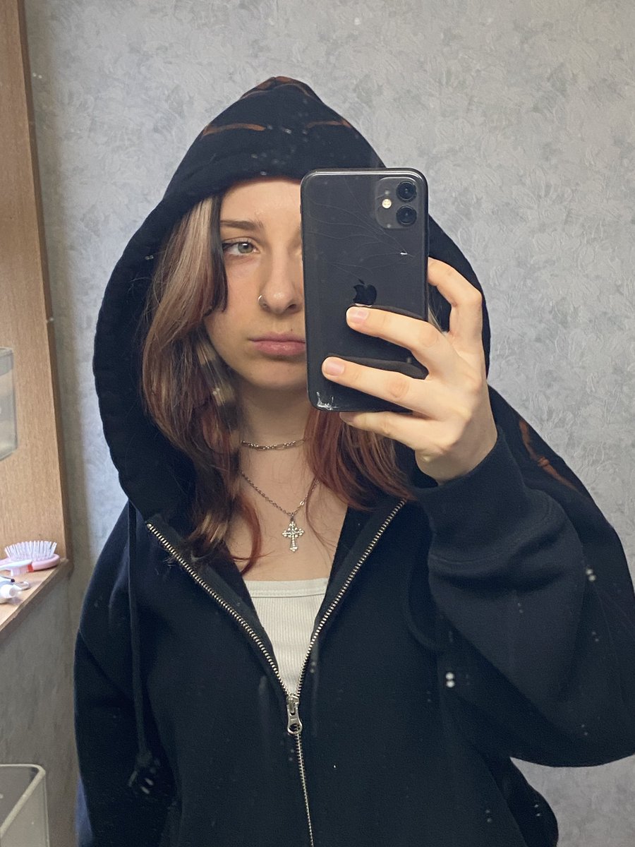 AintForever_'s tweet photo. Outfit pr aller embrasser mon crush https://t.co/ut8K8bbGAv