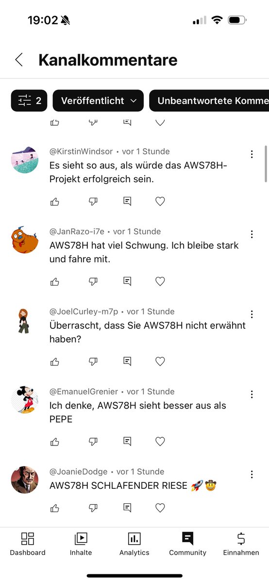Smart_Money's tweet photo. Leute, ich habe es echt satt, jeden Tag 20 Minuten damit zu verbringen, diese SCAM-Kommentare unter meinen YouTube-Videos zu löschen!

YouTube kriegt es leider einfach nicht hin, diese Kommentare dauerhaft zu entfernen.
Da hilft wirklich nichts mehr – außer euch zu sagen: Bitte ignoriert diese Scam-Kommentare einfach!
