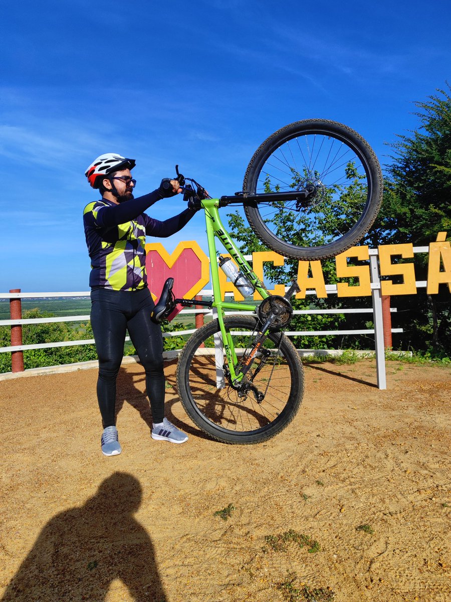jorafaelh's tweet photo. Fiquei parecendo tão gostosinho no pedal de hj https://t.co/HhS0v4UfrA
