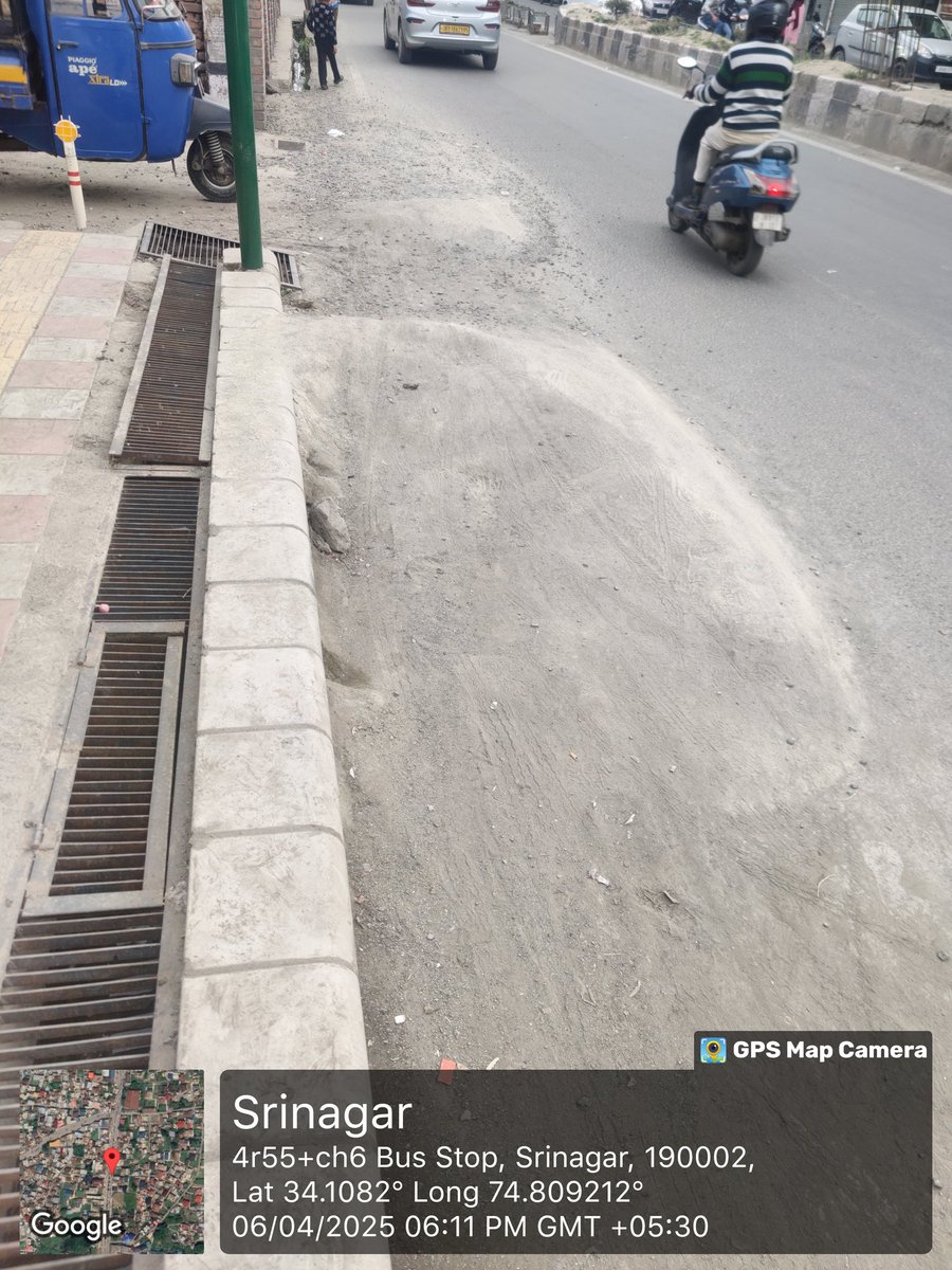 beighbilal15's tweet photo. @SmartCity, @SMC_Srinagar,the contractor has left construction material on the roadside after footpath work under the Smart City project . It’s causing inconvenience and road accidents.@tanveersadiq, kindly interfere in this matter and help get the road cleared. https://t.co/sp1q5RLHsF