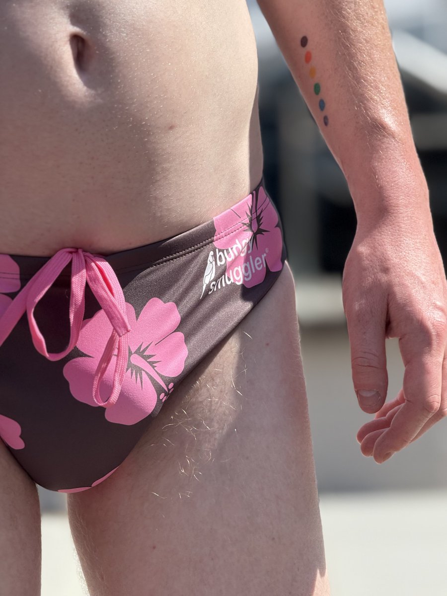 Suns out on the MSC World Europa means that Budgy Smugglers are out 🩷☀️

#MSCWorldEuropa #MSCCruises #BudgySmugglers #GayIrish #GayNurse