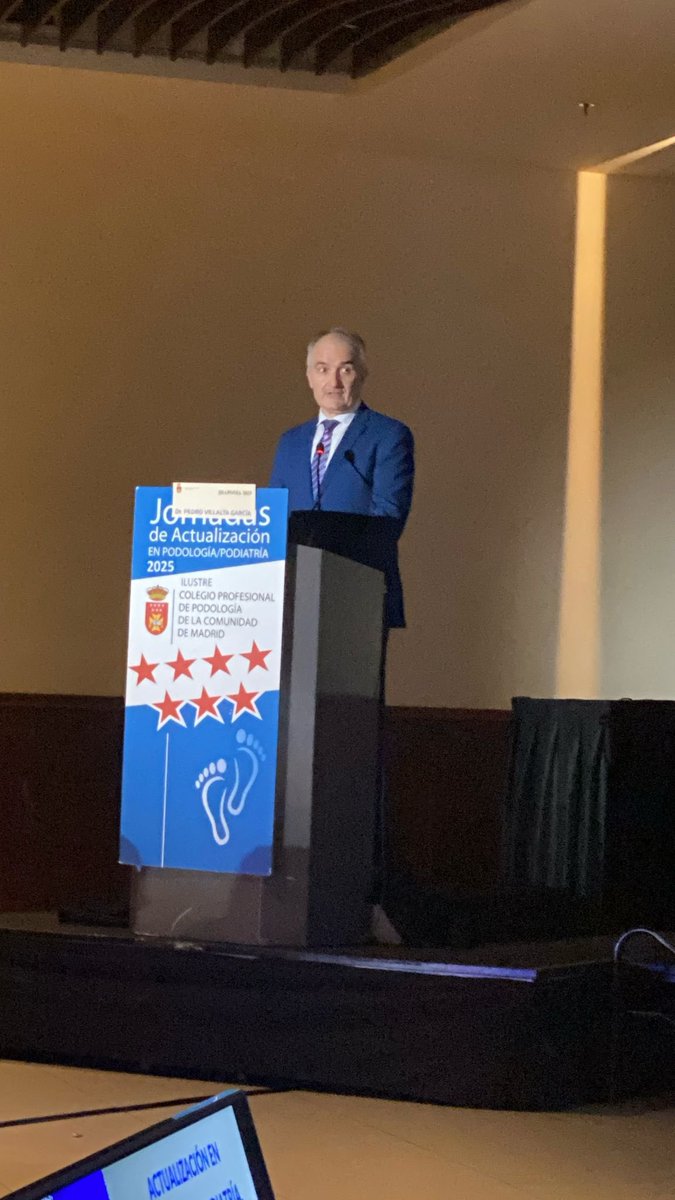 En las 40 Jornadas de Podiatria de <a href="/Copomadrid/">ICOPOMA</a> junto con la Consejeria de Sanidad de la <a href="/ComunidadMadrid/">Comunidad de Madrid</a> <a href="/SaludMadrid/">Salud Madrid</a> en la mesa inaugural donde se ha integrado la podologia en el SERMAS