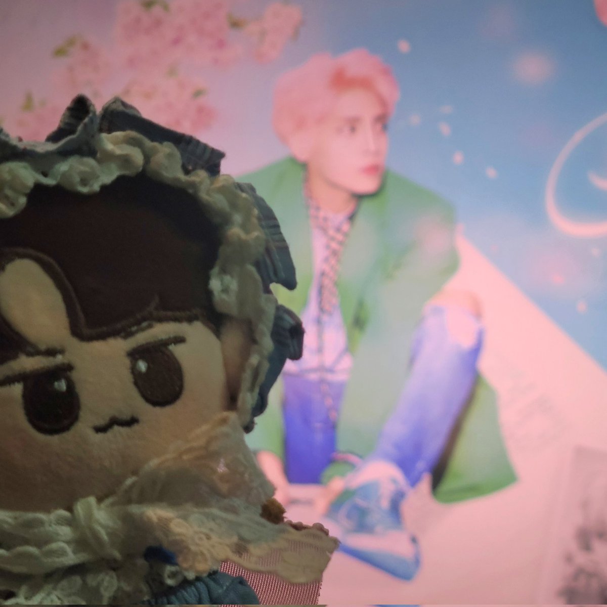 9048jjong's tweet photo. 종현아 생일 미리 축하해💙2시간동안 맘껏 눈 담을 수 있어 좋았어 잊고 있던 추억들이 떠올랐는데 그 추억들로 난 또 매일을 버틸 수 있을 거 같아. 늘 그렇듯 사랑해 종현아 https://t.co/JaxhXaKmFh