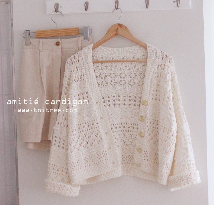 아미티에 가디건 3/31 ~ 
여름방학 아이보리 + 윈터포레스트 진주 

작년 여름부터 하고 싶었던 가디건 드디어 캐스트온했다! 🥹