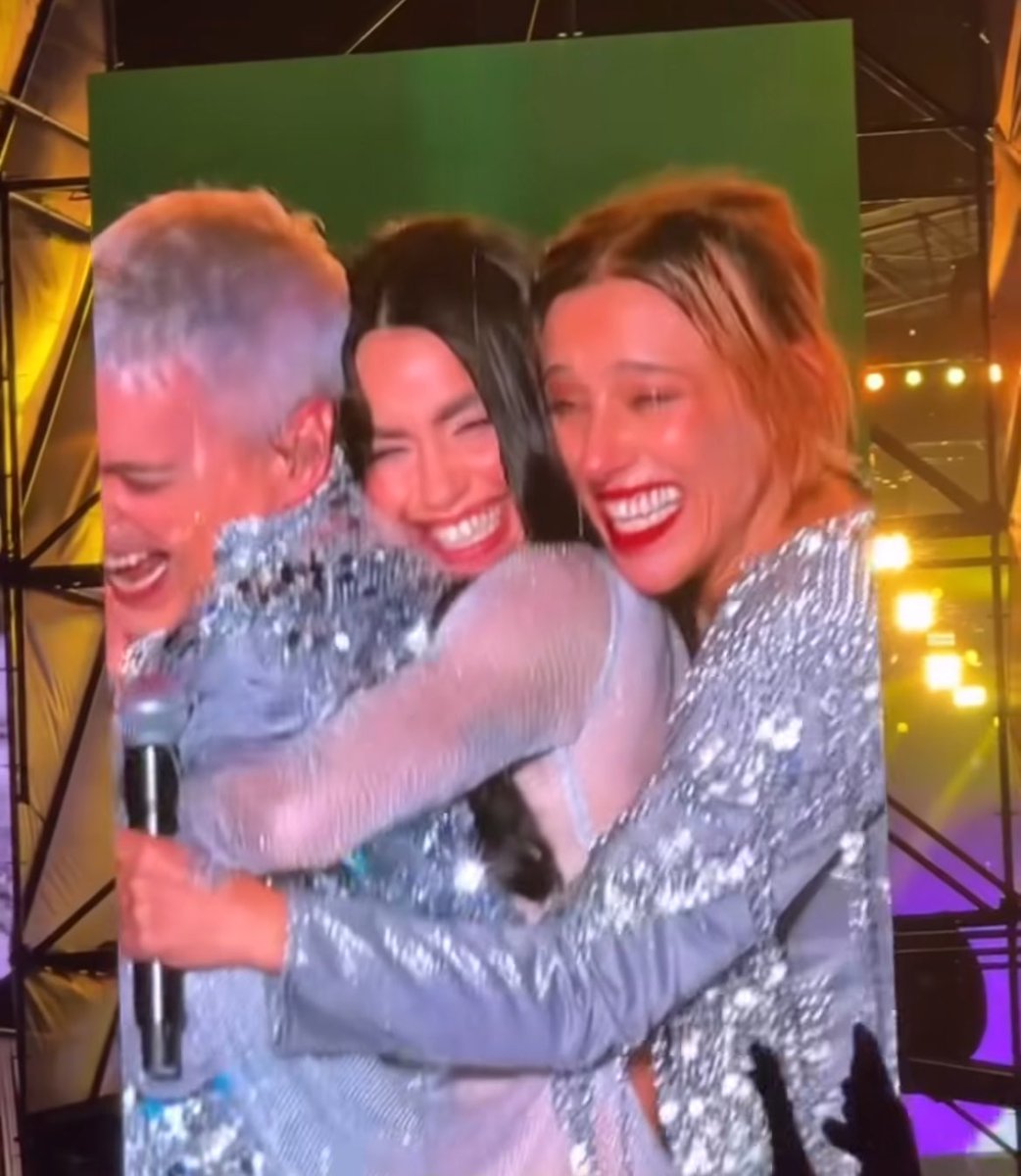 lalibydiva's tweet photo. viva esta amistad del pop https://t.co/2vSeGoYl0u