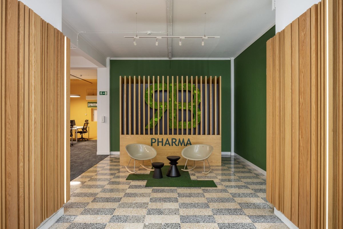 RB Pharma designed by Galant I.D. Lda features @PEDRALI's Gliss Swing 350 chair 
buff.ly/I93yAKV