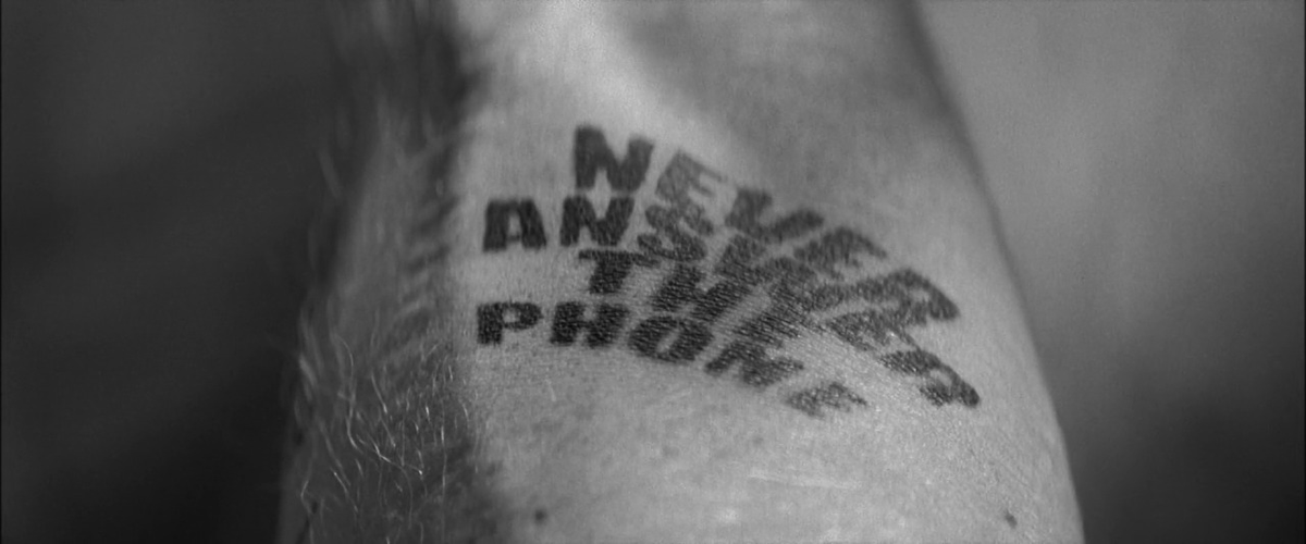 TheCinesthetic's tweet photo. Memento (2000) dir. Christopher Nolan https://t.co/KigYTaDVfo