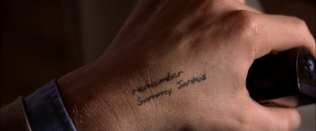 TheCinesthetic's tweet photo. Memento (2000) dir. Christopher Nolan https://t.co/KigYTaDVfo