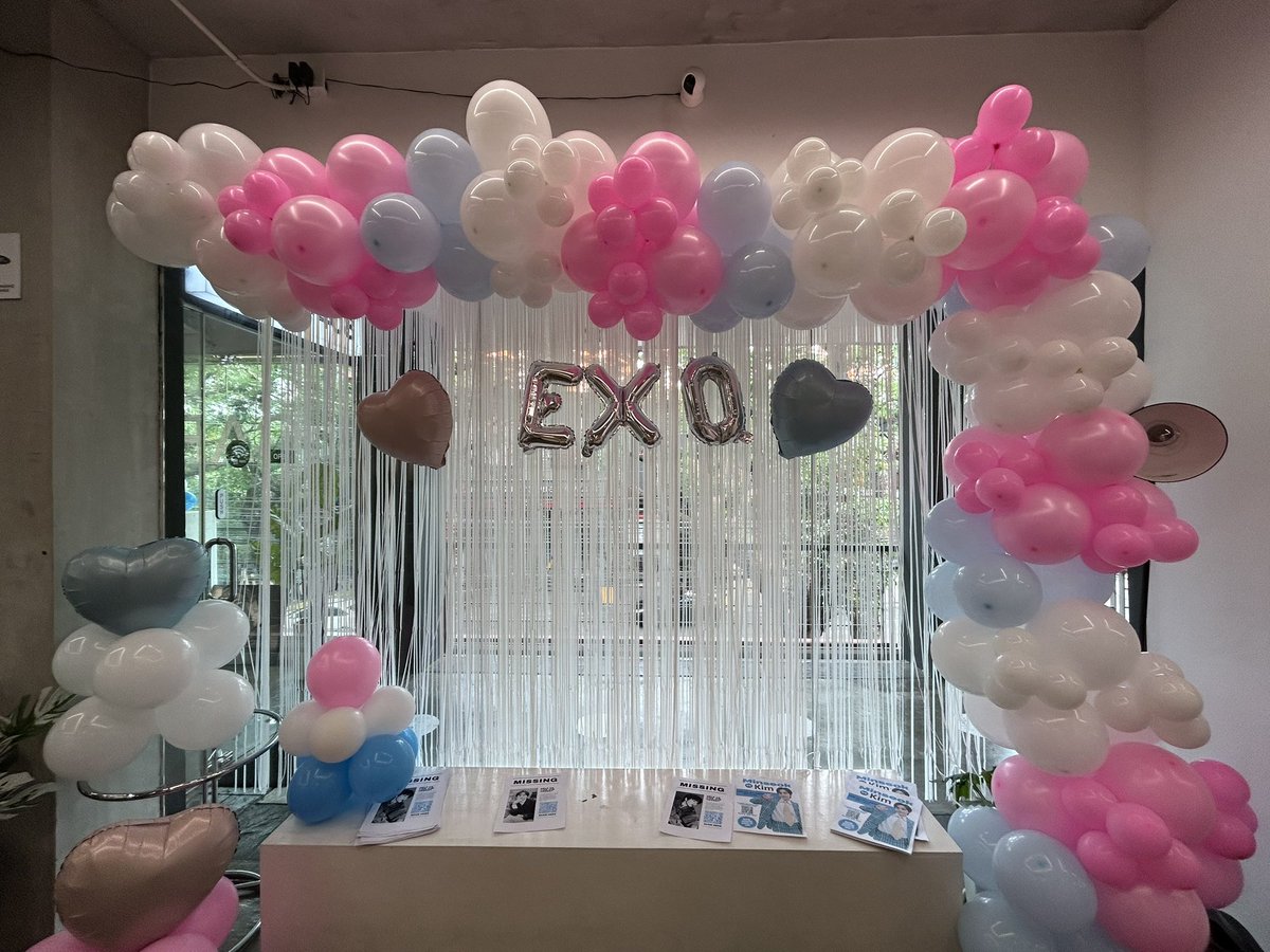 xunqi316's tweet photo. Celebrating EXO 13th Anniversary!
Thank you so much @cafe408_ @cheniechenchens @huneques94 @hlvpcy @cottoncandy5622 and to all who gave me freebies. Your kindness is truly appreciated! We are EXO Saranghaja!

#13yearsWithEXO #AlwaysWithEXO #EXO https://t.co/oEqKfd8jh6