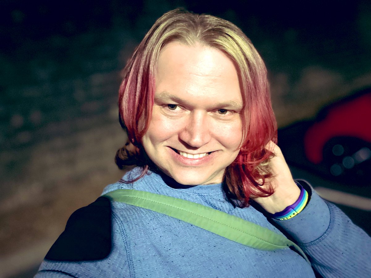 Hi yes, I look cute in this pic, so I thought I’d share. :3