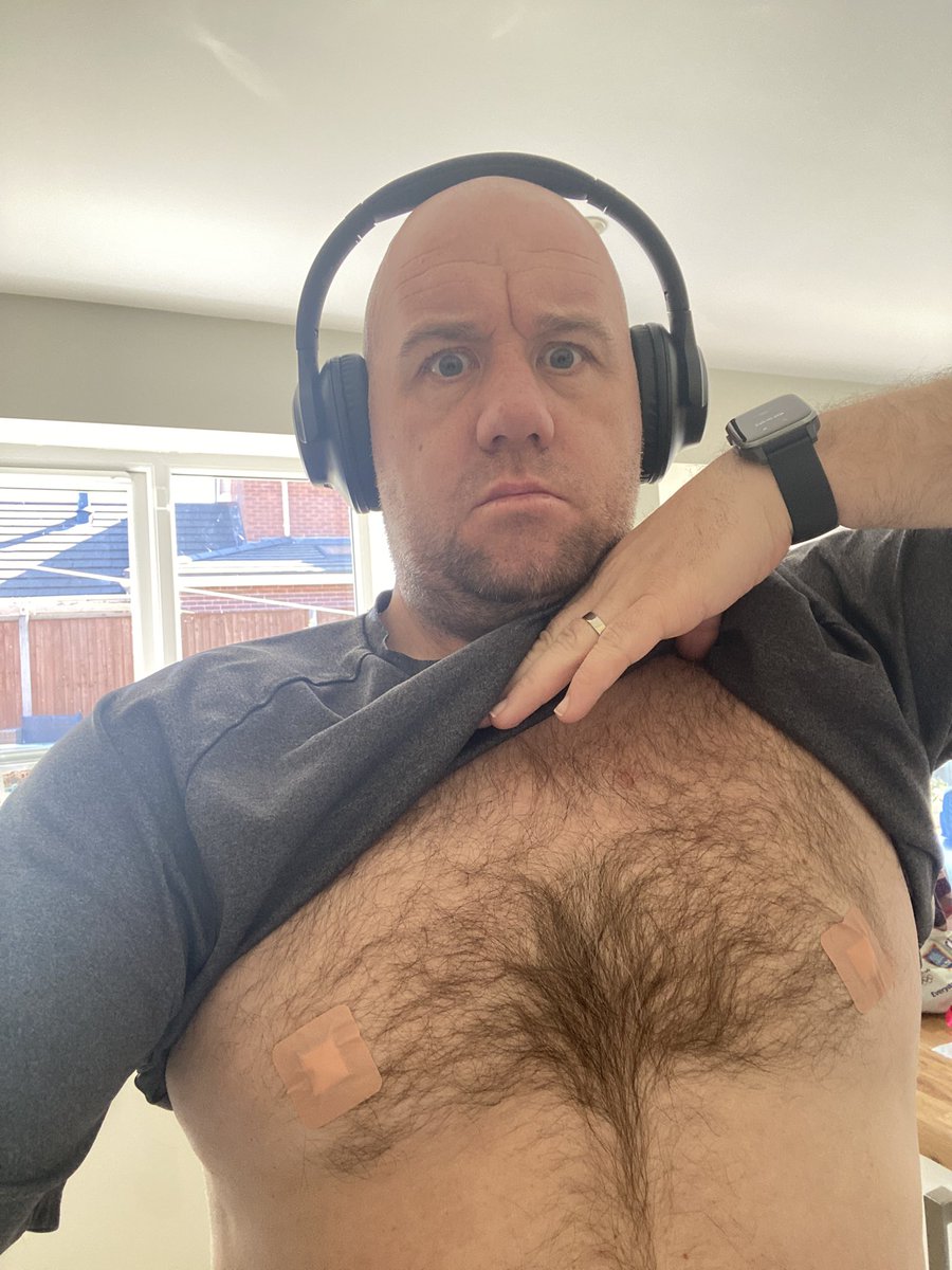 10 mile run with our maud this afternoon. Training for the Manchester Half Marathon. Plaster on the nipples to stop the udders from bleeding!

Killer at 7 miles but dug in. 

If you’d like to sponsor me please click on the link below 👇🏼 

justgiving.com/page/mark-prin…