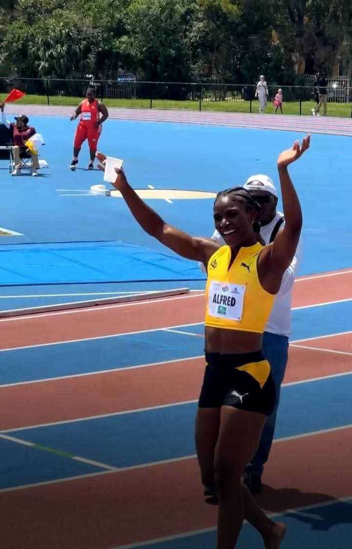 stluciatimes's tweet photo. Saint Luciaβs Alfred Defeats Jamaica's Jackson in Miramar https://t.co/fvpgyrmQJc https://t.co/g0ZAgaZbCI