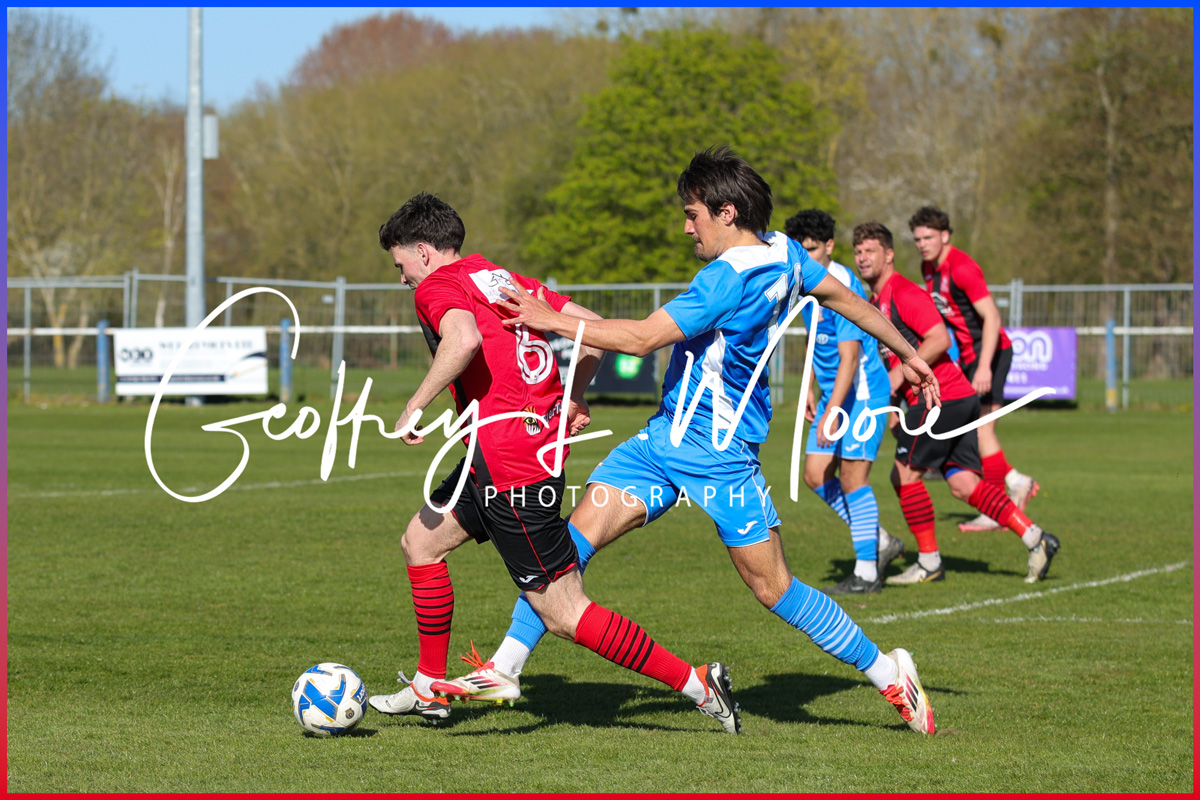 GeoffMoore's tweet image. Match photos are now up between @PTFC88 vs @CirenTownFC in the last @HellenicLeague  game this season. prints.moore.photos/sports/ptfcvsc… 4 of my favs below. Season 24/25 has been challenging photographically speaking, covering 37 out of 38 league games, excluding friendlies &amp;amp; cup matches.
