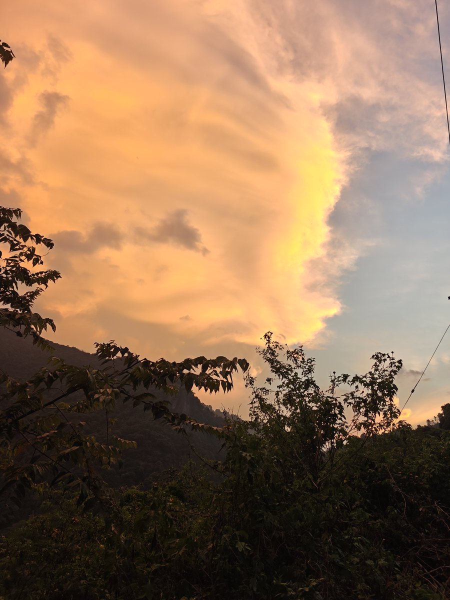 The day ending in a burst of glory over the Nilgiris!!