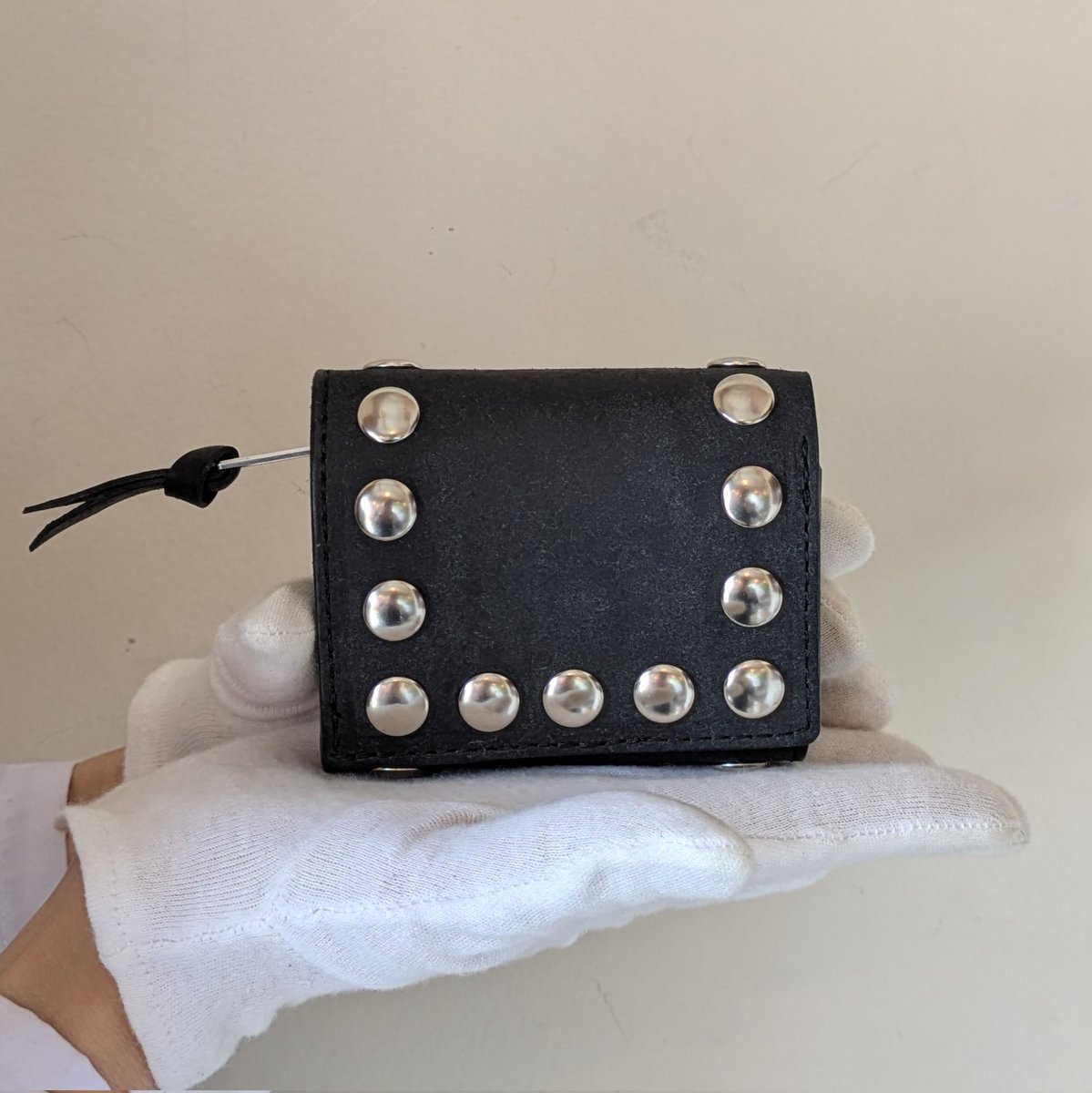 ume_201's tweet photo. 福岡のレザーブランド
saranamの革小物が揃いました
新生活におすすめのショルダーバッグやカードケース。キーケースなど。
ぜひお店でwebshopでご覧ください。
#革小物
#新生活2025 https://t.co/Z5saUW6K1B