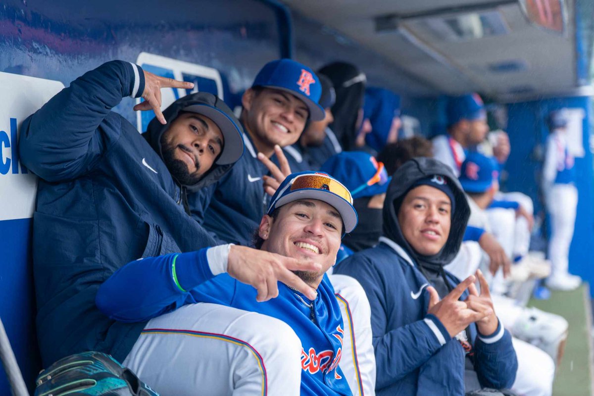 BKCyclones's tweet image. Babe wake up it's game day