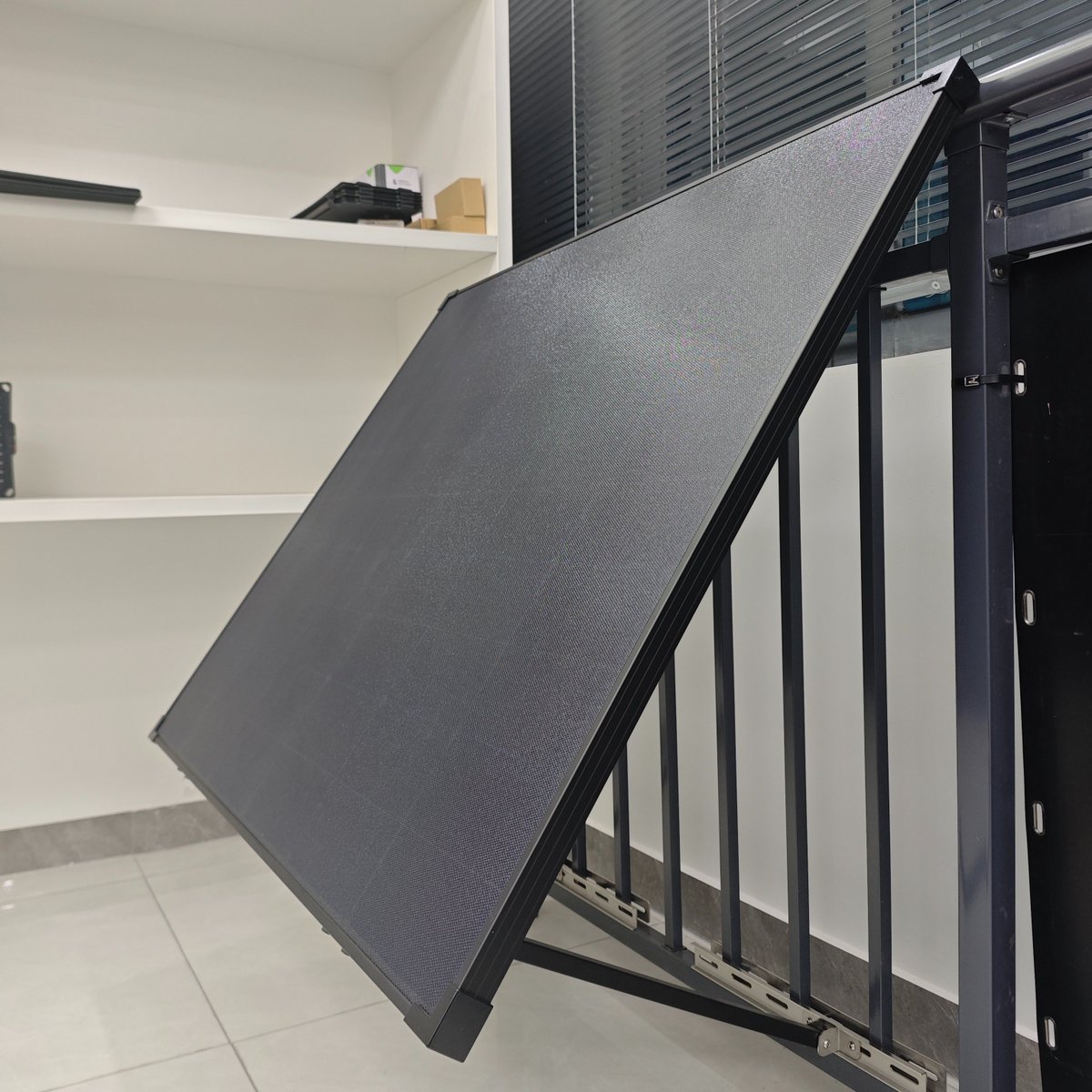 Jason98221621's tweet image. 🚀 Lightweight ETFE solar panel with all-black high-efficiency HPBC cells (up to 25.8%)!

Durable, sleek &amp;amp; customizable for any size/application.
Perfect for rooftops, RVs &amp;amp; portable use.
🔧 Made by JXYSOLAR.
DM us for details!

#Solar #HPBC #RenewableEnergy #JXYSOLAR