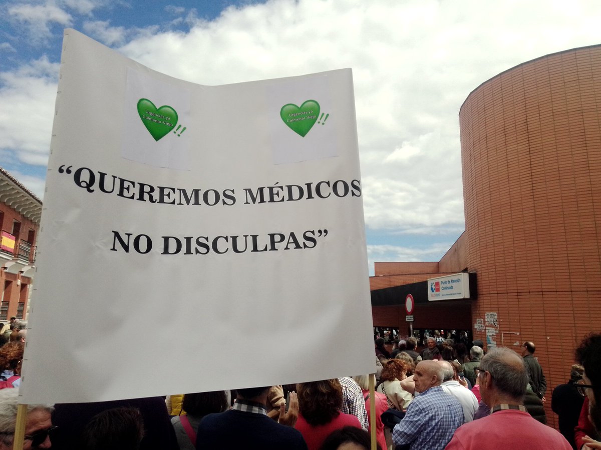 AVColmenarViejo's tweet photo. Hemos estado apoyando la manifestación convocada por la Plataforma por las Urgencias de los Pueblos en #ColmenarViejo. QUEREMOS MEDICOS Y NO DISCULPAS. URGENCIAS YA PARA COLMENAR. 5 años de lucha, la cual no cesará hasta conseguir lo que nos pertenece. https://t.co/jIgfbwRV4K