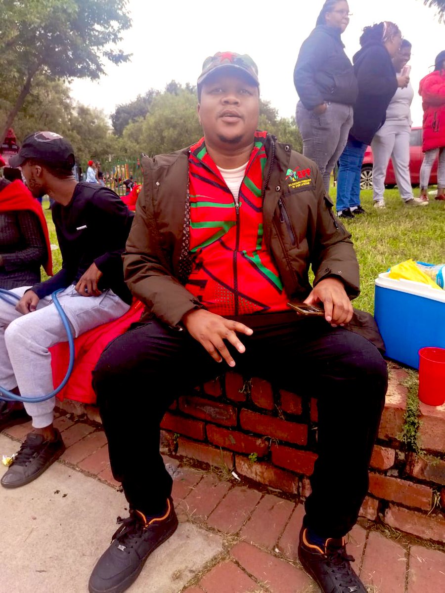 ♦️ IN THE PICTURE♦️

The mighty King Nyabela branch from Ward112 Midrand watched and listen to a reflection on how families were disposed  their land from a member of Mattera family which was one of the families which were impacted by Land eviction from Sophiatown. 

History of