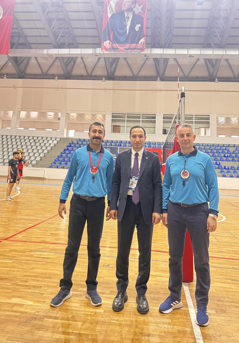 📍BİNGÖL
TÜRKİYE VOLEYBOL FEDERASYONU
YILDIZ ERKEKLER GRUB MÜSABAKALARI <a href="/ZiyaSozen/">Ziya SÖZEN</a> <a href="/Cemalkocakelci/">Cemal Koçakelçi</a> <a href="/kamuranozden/">Kamuran ÖZDEN</a> <a href="/OyunluVeysel/">veysel oyunlu 🇹🇷🇹🇷🇹🇷🇹🇷🇹🇷🇹🇷🇹🇷</a> <a href="/AbdulselamAIKB1/">Abdulselam AÇIKBAŞ</a> <a href="/AbdullahKayanc1/">Abdullah Kayancicek</a> <a href="/ilhangoktas12/">İlhan Göktaş</a> <a href="/MetinBecerikli4/">Metin Becerikli</a> <a href="/mahmutdnyn/">Mahmut DANAYiYEN</a> <a href="/MesutKanat/">Mesut KANAT</a> <a href="/Erdalarikan12/">Erdal ARIKAN</a> <a href="/Selimcerrah/">Selim Cerrah</a> <a href="/kosemuhammed12/">Prof. Dr. Muhammed KÖSE</a>