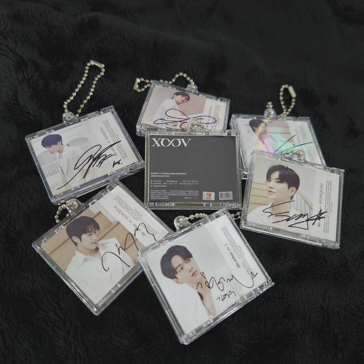 Dearly827's tweet photo. 인피니트 LIMITED EDITION 앙콘
미니CD 키링 나눔

♾️첫콘/막콘 양일 종류별 7개씩 총 98개(1인 1개, 랜덤)
♾️장소 및 시간 : 당일 공지
♾️인증 : 티켓 + 스밍1000회 이상(멜론 지니 벅스 바이브 플로)

▶️NFC 태그 시 ♾️댕져러스♾️ 뮤비 재생▶️
🥹홍보••해주세요••안가져가믄 어떡하지 https://t.co/Deg5vWChgK