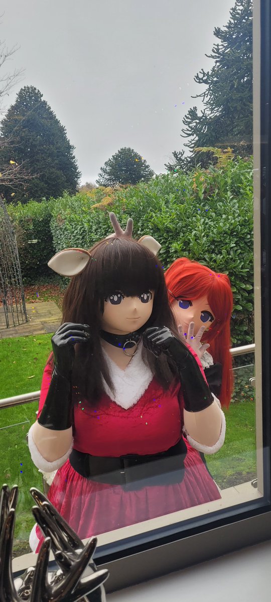 i was outside and caught a doe :3 they were trying to get the attention of the elves :3 w/<a href="/DaniDeerKig/">Dani Deer Kigu 🦌👌</a> 
📸 <a href="/kig_mb47/">Kig_mb47</a>