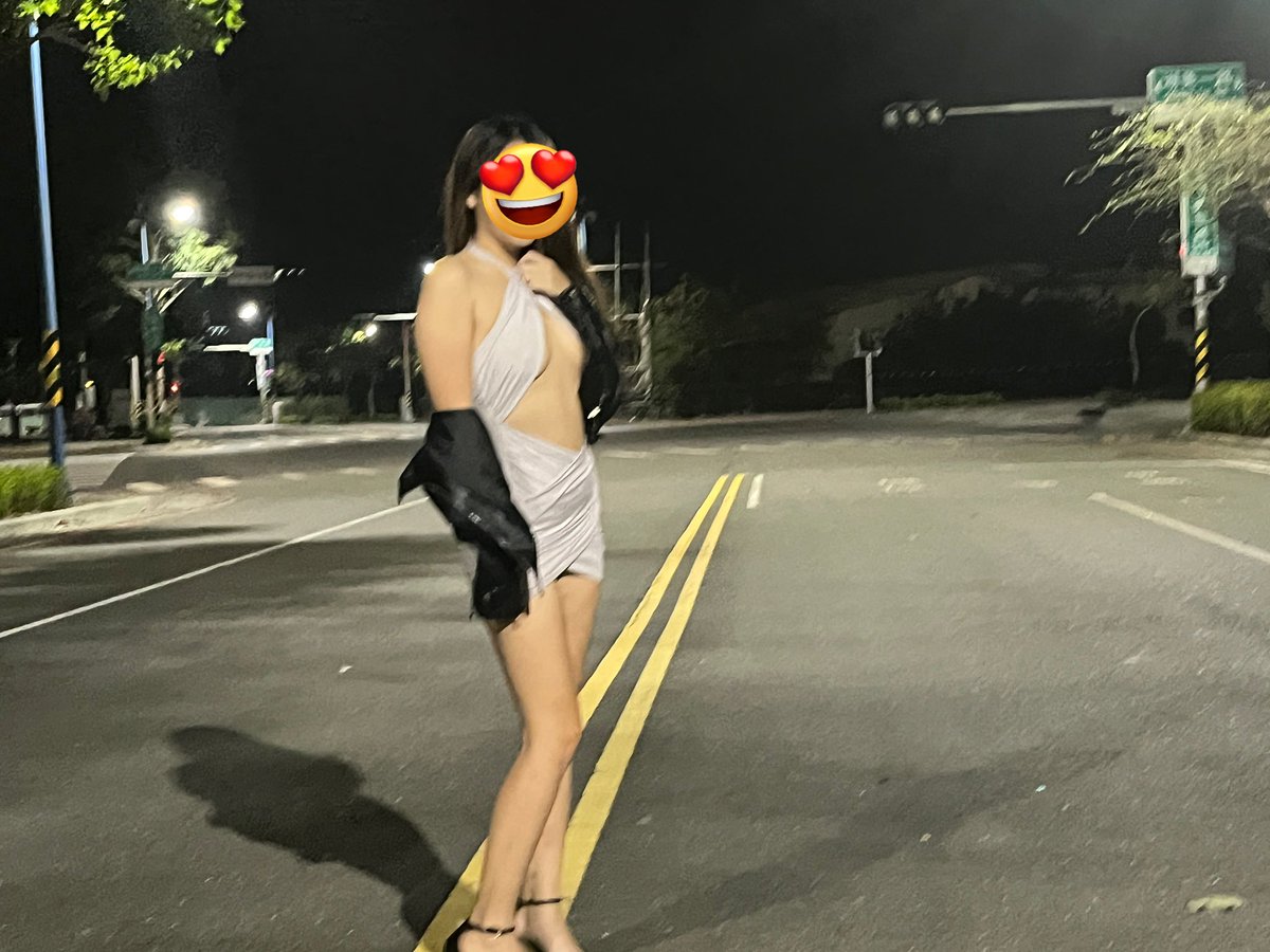 限時文：

有人要來抓我嗎？
抓到給你摸ㄋㄟㄋㄟ 

提示就是 自己看圖

#原味商品
#夫妻聯誼
#嘉義