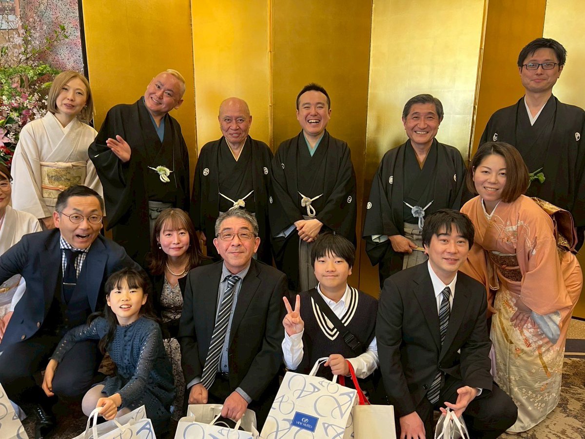 噺家の瀧川鯉津さん改め
春風亭鯉づむ師匠の真打襲名披露。
嬉しい！