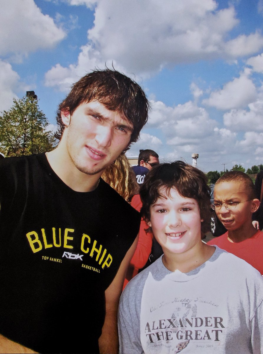 ajonesi's tweet photo. NHL’s all time goal leader with a fan
Circa 2006 🐐 #895 https://t.co/NBLa7CRLG3