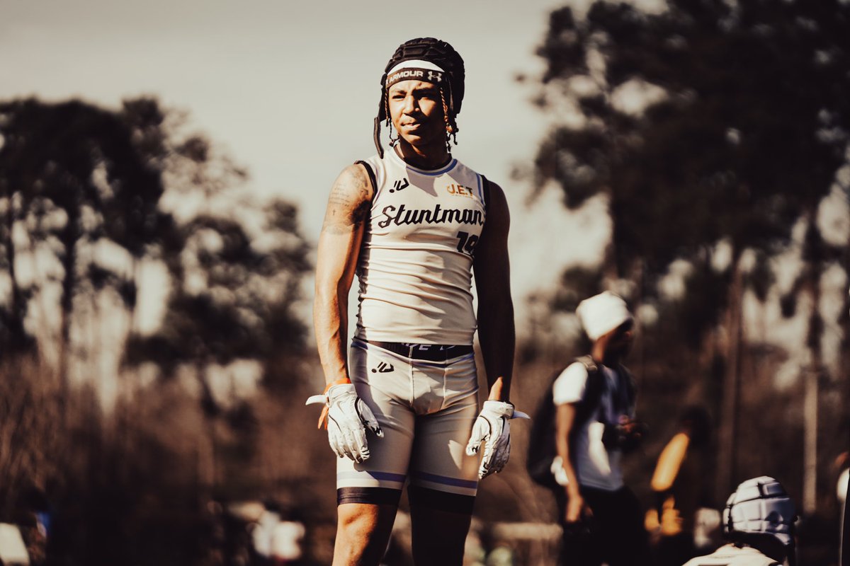 jsaffold_19's tweet image. 7v7 Season. It’s a wrap! I appreciate all the opportunities and the travel and my teammates. @GinnElite @TedGinnJr_19 @rawtalentsport1 SAT prep, Spring practice, a couple more visits and Final exams loading. All before summer camp season! I earned the TRUST of whichever QB was…