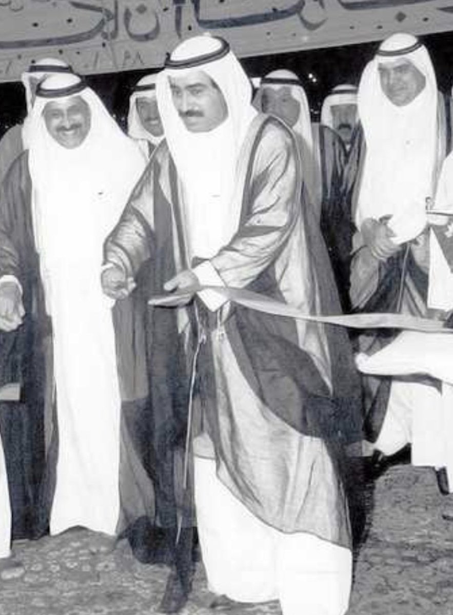 nawafalhamly's tweet photo. من اليمين محافظ حولى الراحل عبداللطيف البرجس ووزير المالية الاسبق ناصر عبدالله الروضان ووزير الدفاع الراحل الشيخ سالم صباح السالم الصباح https://t.co/G5jBcOHGhP