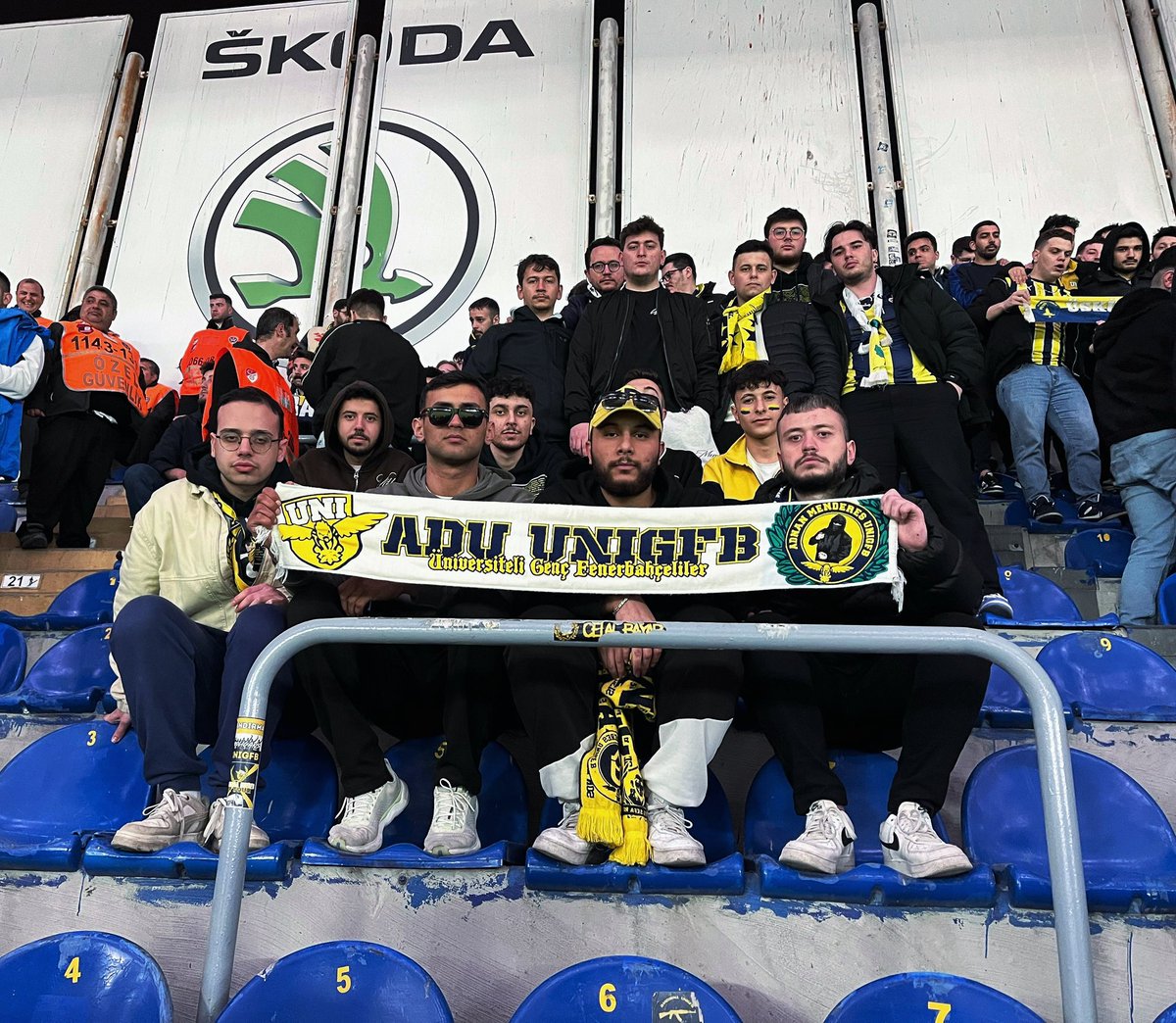 UNIGFBadu's tweet photo. SÖYLEYİN İ*NELER trabzon MU HER YER?

Fenerbahçe’mizi trabzon Karşısında Tribünde Destekledik! #ADUUNIGFB #UNIGFB https://t.co/J00pFkaokY